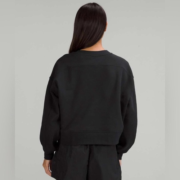 Lululemon perfectly cropped oversized crew - Picture 2 of 6